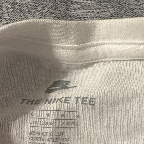 Nike Youth Girls Floral White and Hot Pink T-shirt and Shorts Set - Picture 5 of 5